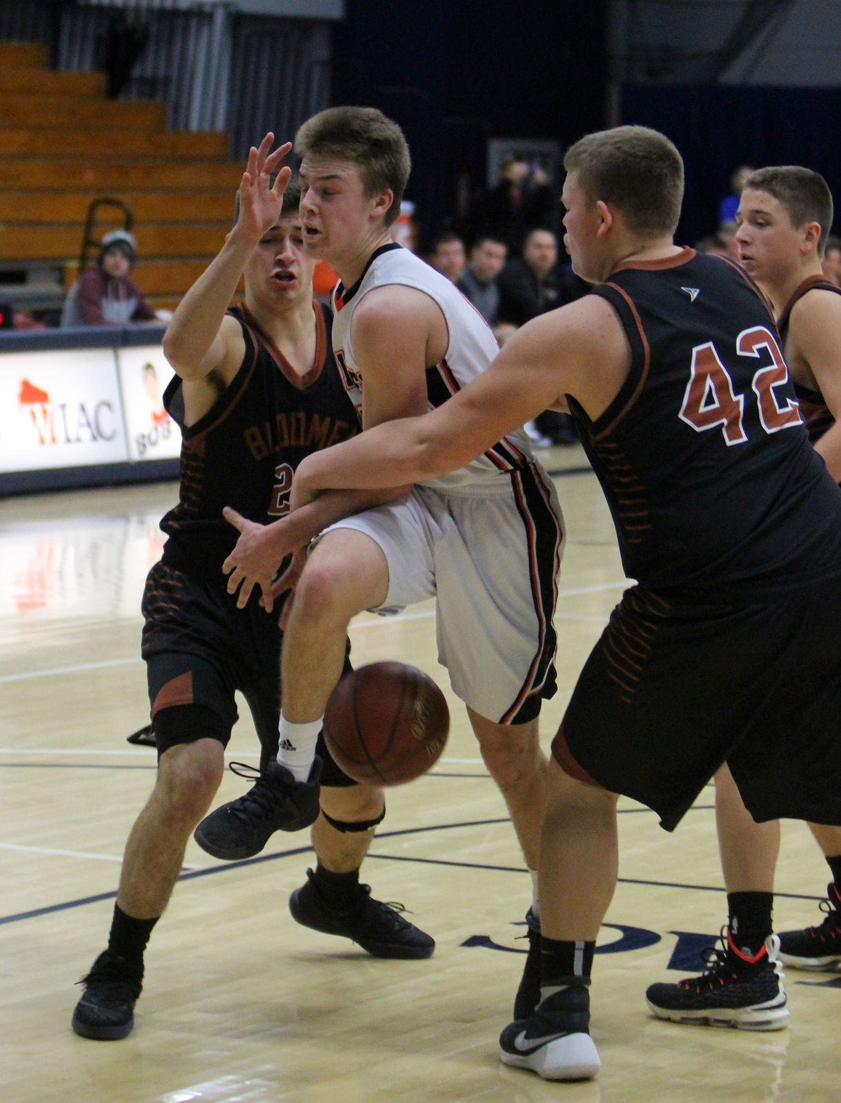 Bloomer boys basketball vs Stanley-Boyd at UW-Stout 12-1-18